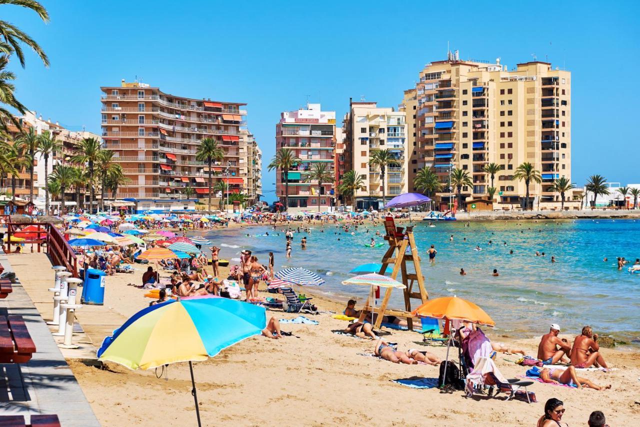 Lovely Sunny Apartment With Shared Pool And Private Parking Torrevieja Bagian luar foto